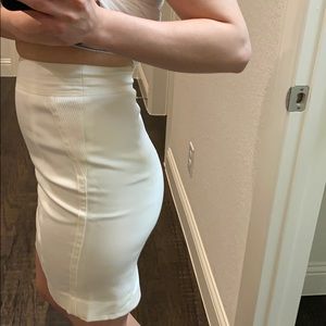 White House Black Market Cream Pencil Skirt 0P